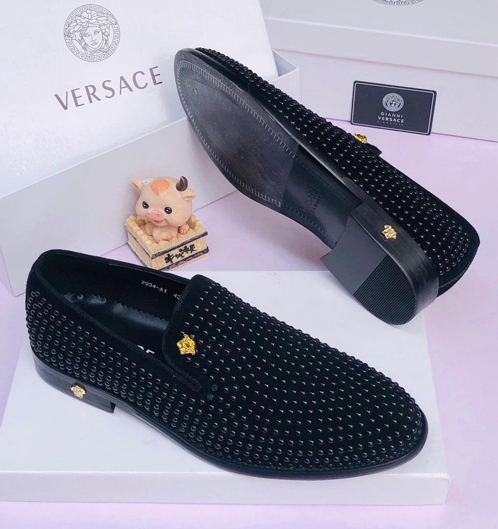 Classic Valor Men’s Slip-On – Designer Dress Appeal