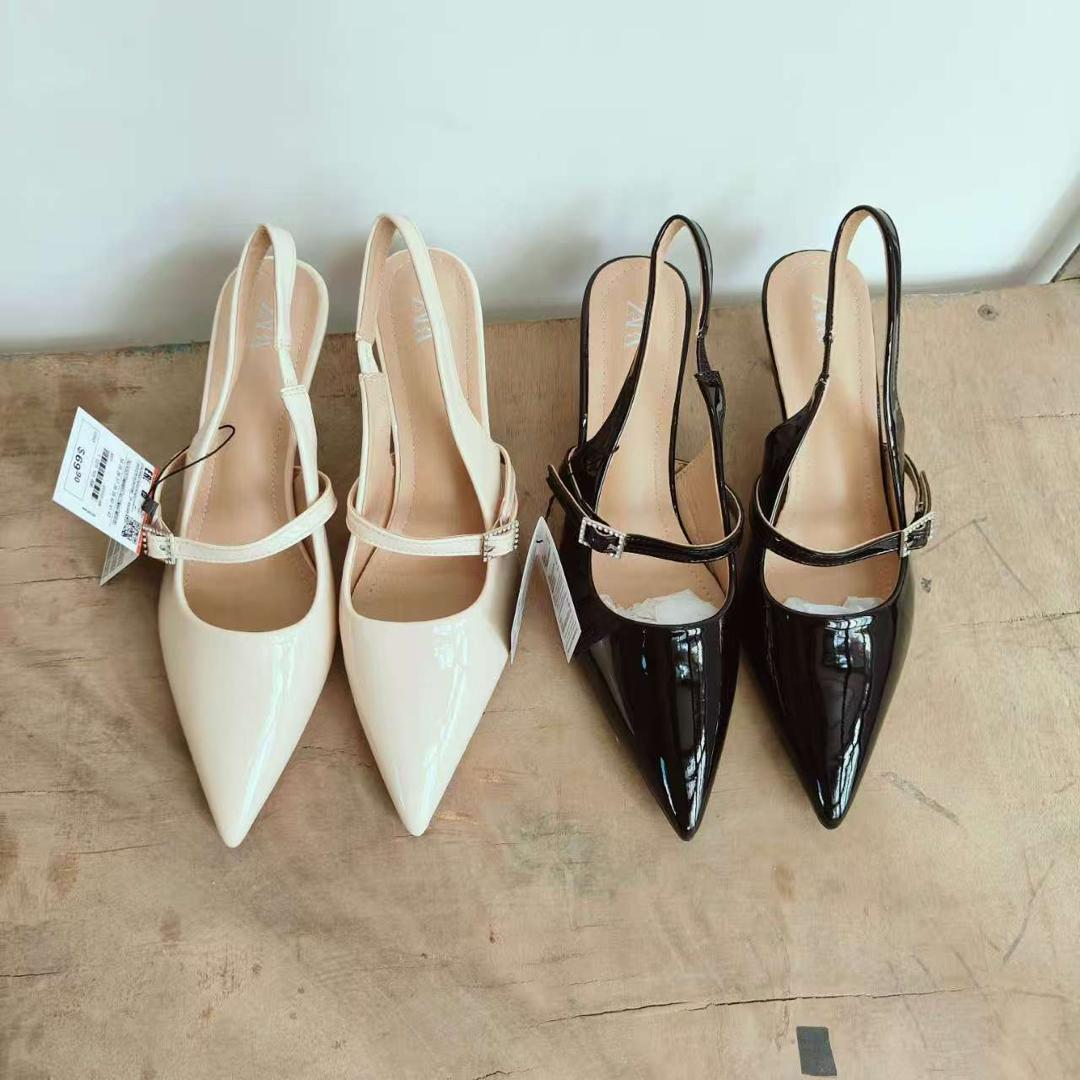 Elegant Pointed-Toe Slingback Heels – Glossy Finish