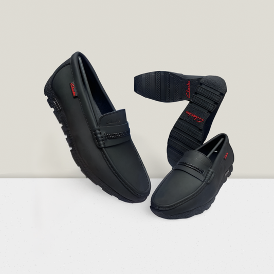 All-Black Street Rugged Loafer